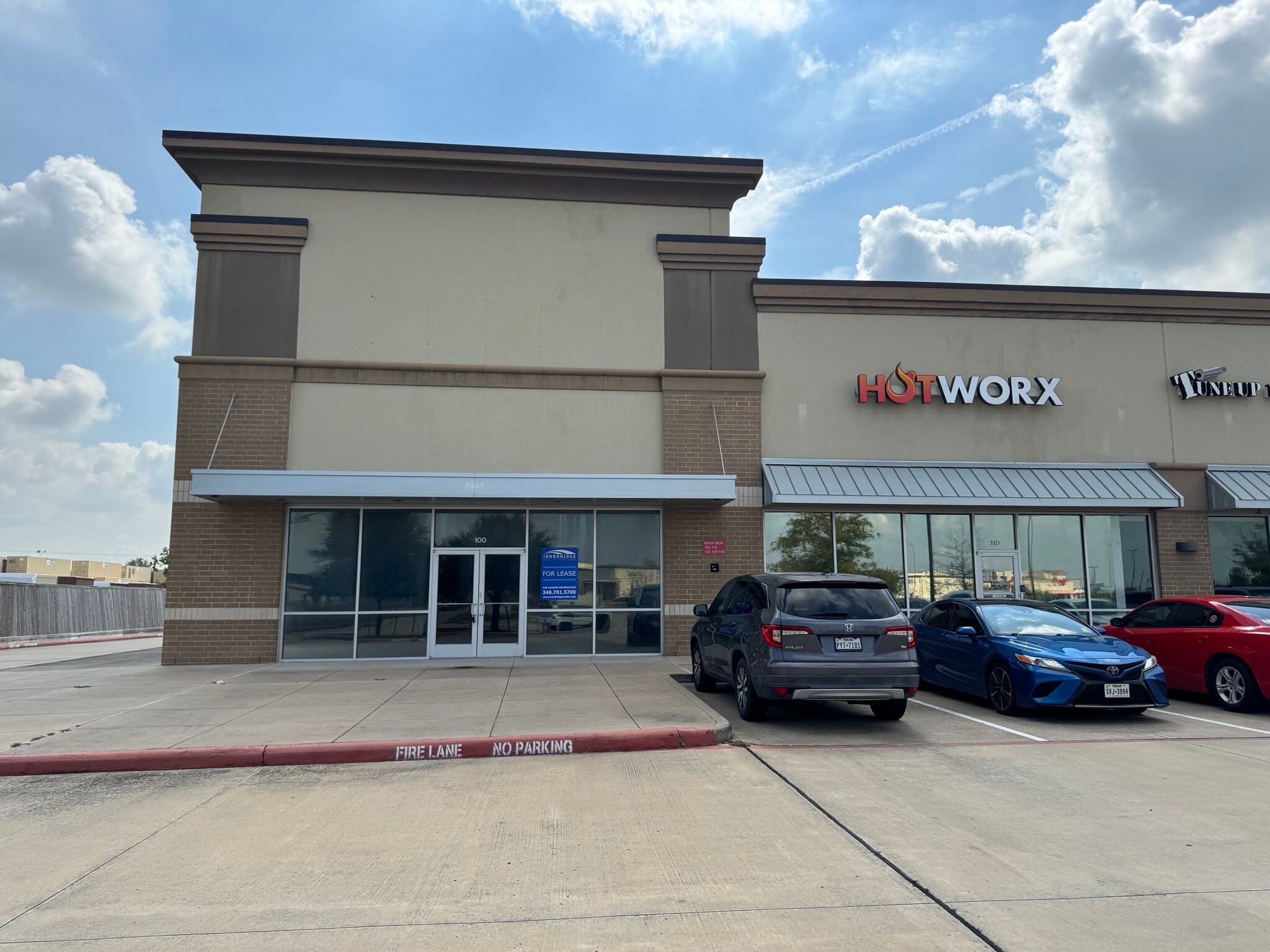 4557-4573 E Sam Houston Pky S, Pasadena, TX à louer Photo intérieure– Image 1 sur 2