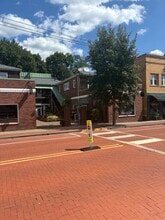 516-522 Allegheny River Blvd, Oakmont, PA à louer Photo intérieure– Image 1 sur 8