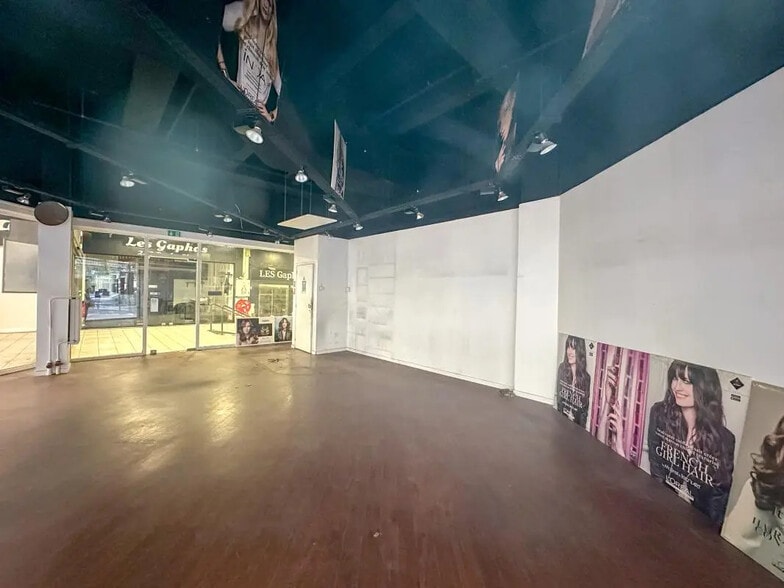 Local commercial dans Paris à vendre - Photo de l’immeuble – Image 3 sur 5