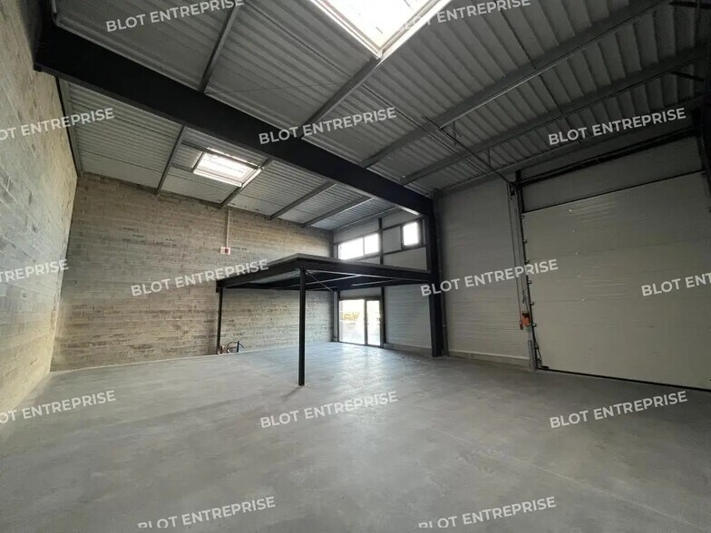 Local d'activités dans Saint-Jean-de-Boiseau à vendre - Photo intérieure – Image 2 sur 6