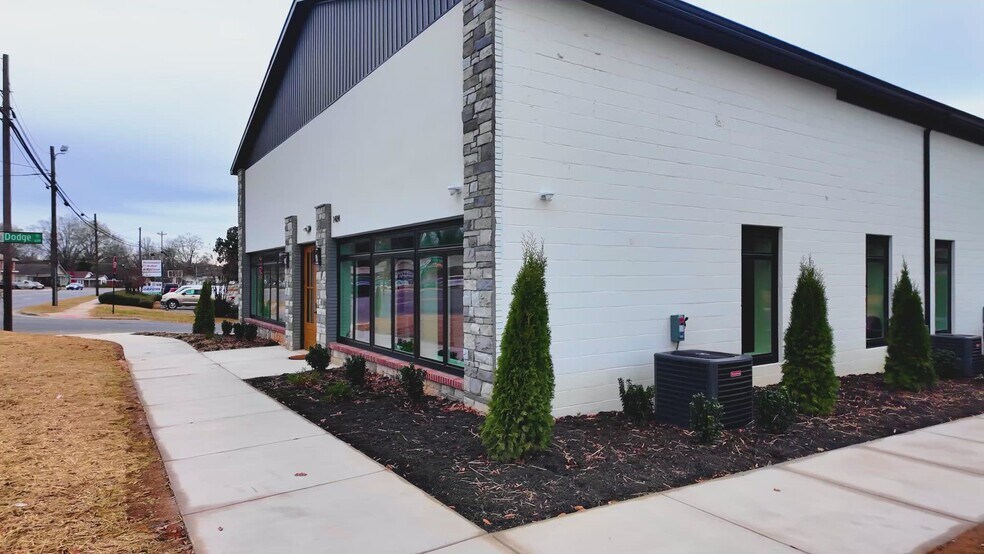 1484 Dale Earnhardt Blvd, Kannapolis, NC à louer - Vidéo sur l’annonce professionnelle – Image 2 sur 42