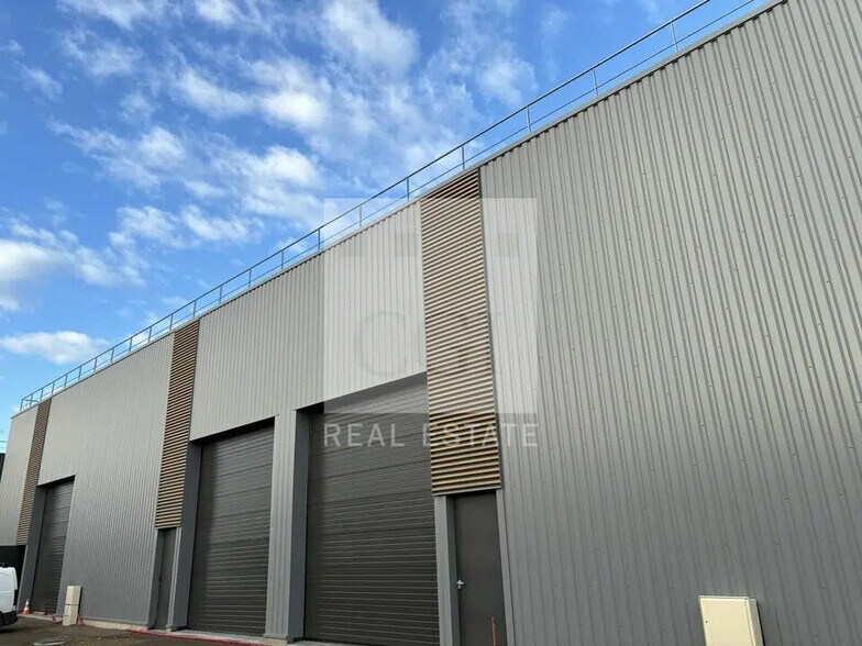 Local d'activités dans Villefranche-sur-Saône à vendre - Photo de l’immeuble – Image 2 sur 9