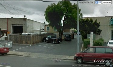 2211 Old Middlefield Way, Mountain View, CA à louer Photo de l’immeuble– Image 2 sur 6