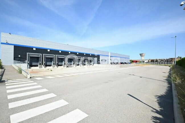 Plus de détails pour Industriel/Logistique à louer