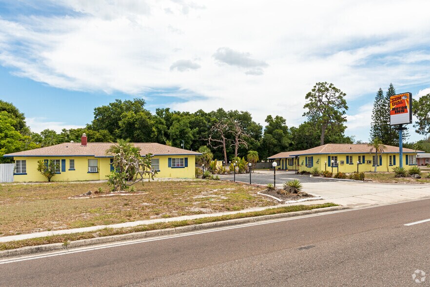 4108 Tamiami Trl, Sarasota, FL à vendre - Photo de l’immeuble – Image 3 sur 4