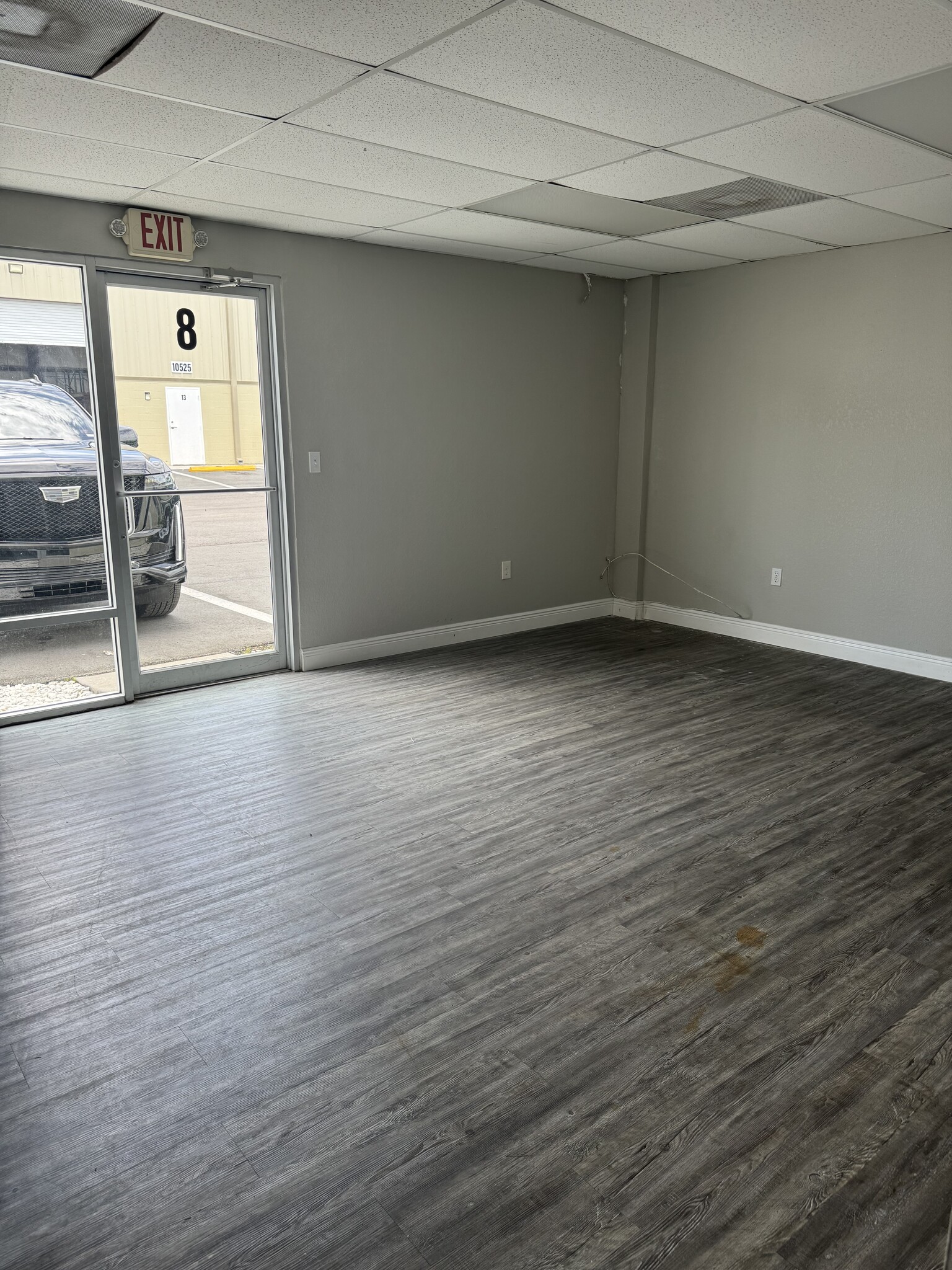 10525 Oak St NE, Saint Petersburg, FL à louer Photo intérieure– Image 1 sur 7