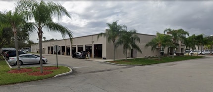 15401-15469 SW 137th Ave, Miami, FL à louer Photo de l’immeuble– Image 2 sur 2