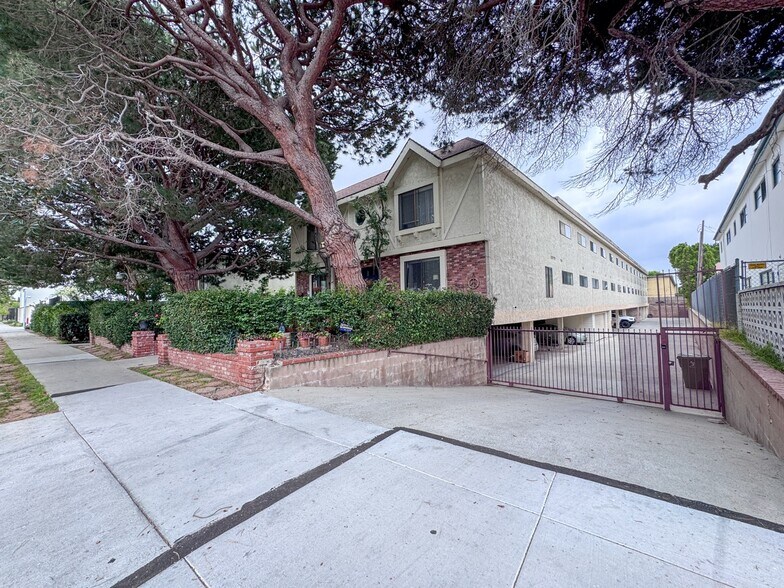 2318 16th St, Santa Monica, CA à vendre - Photo de l’immeuble – Image 1 sur 7