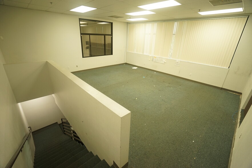 5055 Walnut Grove Ave, San Gabriel, CA à louer - Photo intérieure – Image 3 sur 12