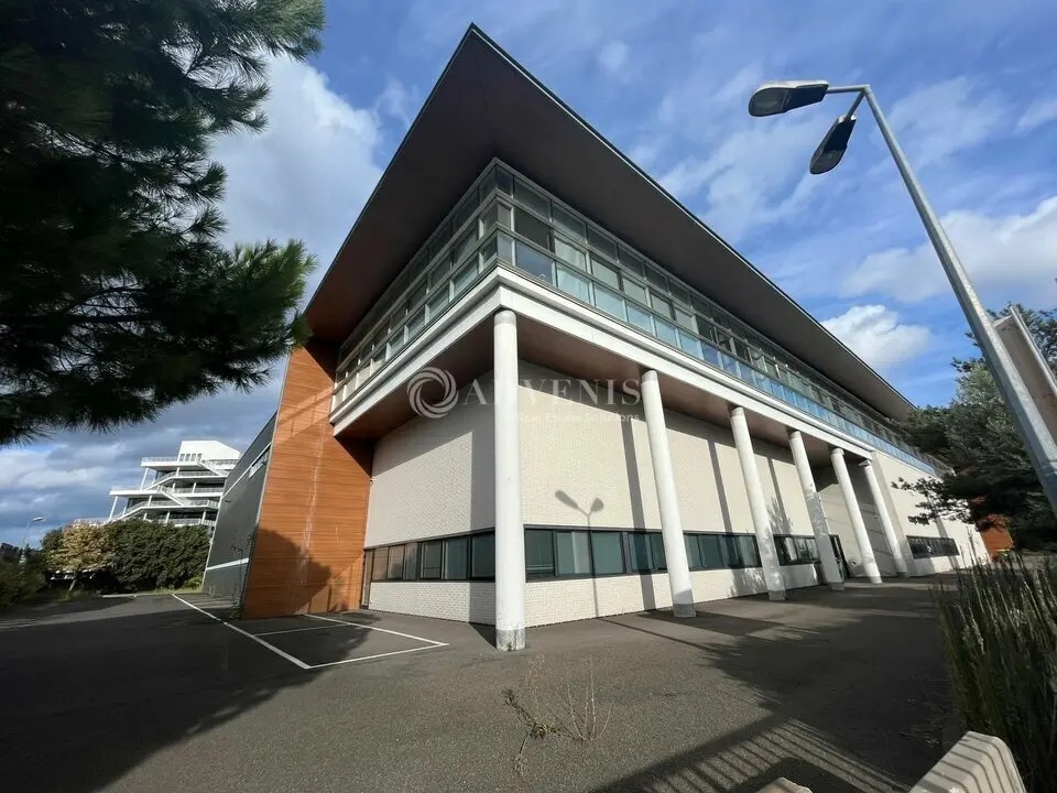 Industriel/Logistique dans Romainville à louer Photo de l’immeuble– Image 1 sur 12