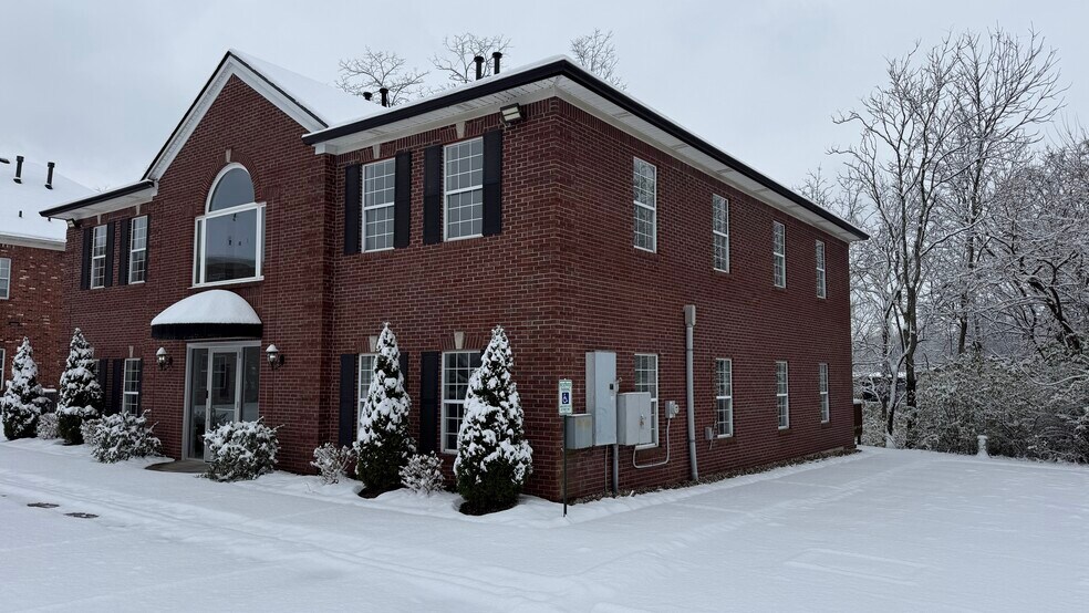 11801 Brinley Ave, Louisville, KY à louer - Photo de l’immeuble – Image 2 sur 3