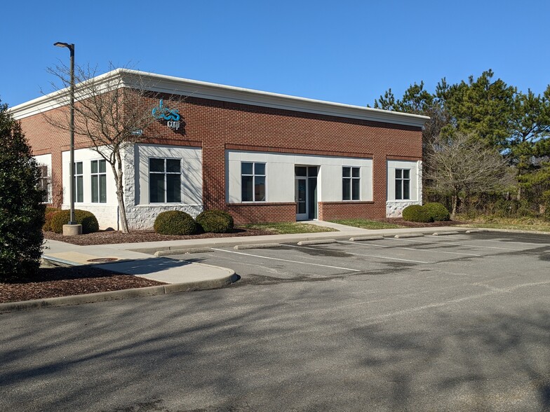 4240 Crossings Blvd, Prince George, VA à louer - Photo de l’immeuble – Image 1 sur 4