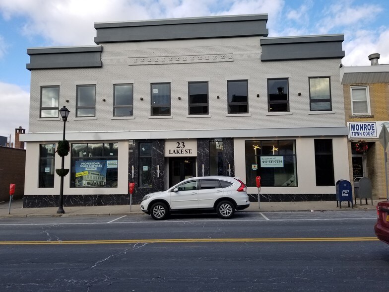 23 Lake St, Monroe, NY à louer - Photo de l’immeuble – Image 2 sur 7