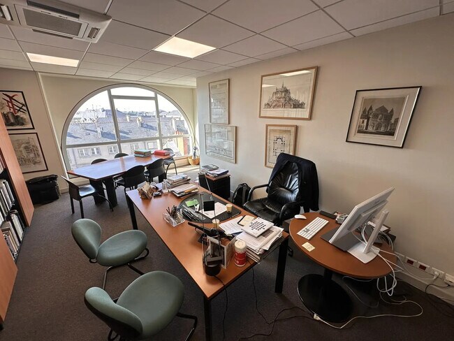 Plus de détails pour Bureau à vendre