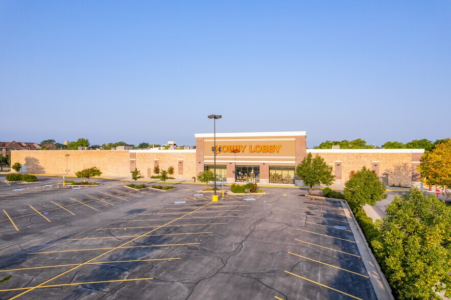 6900 W Greenfield Ave, West Allis, WI à vendre - Photo de l’immeuble – Image 1 sur 14