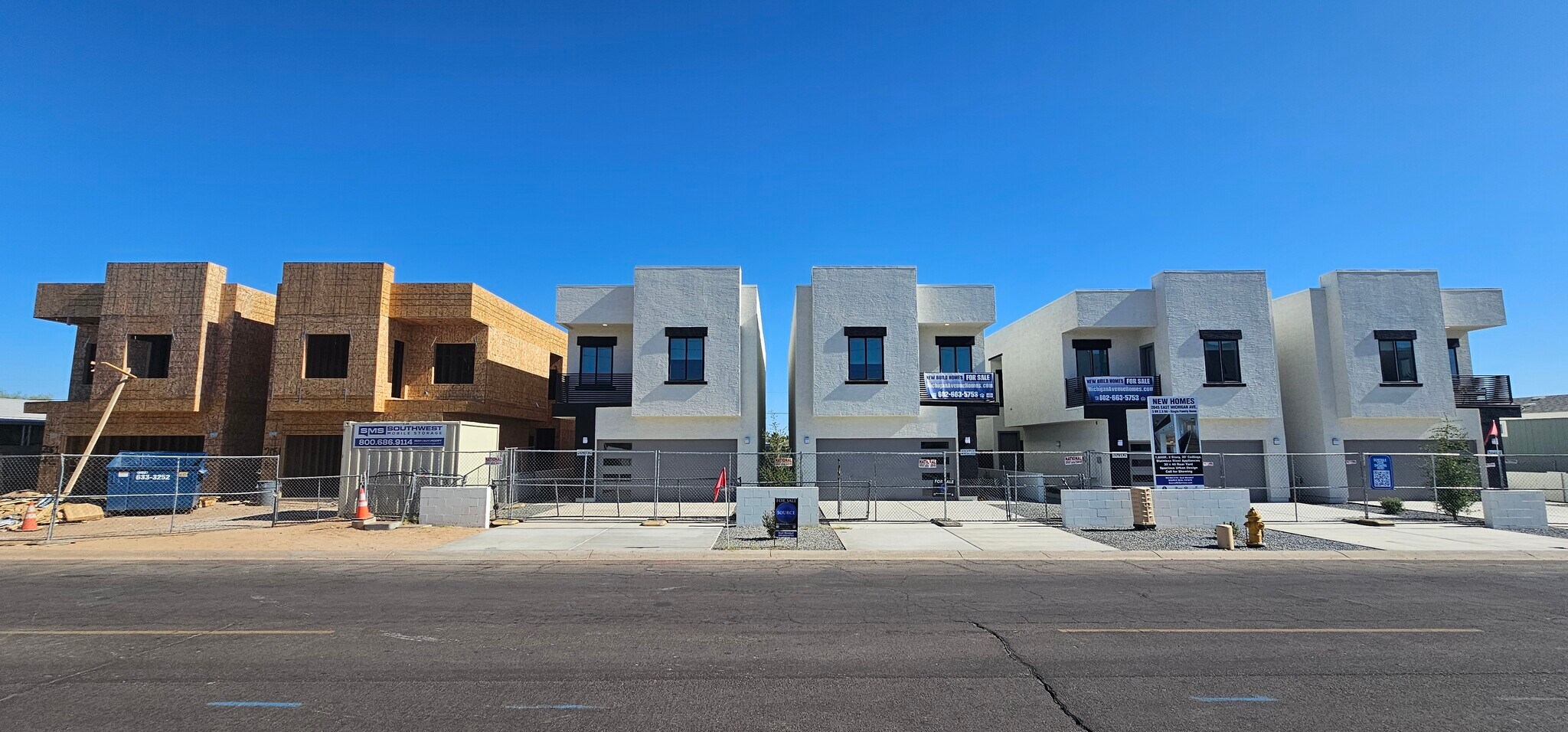 2051 E Michigan Ave, Phoenix, AZ à vendre Photo intérieure– Image 1 sur 10