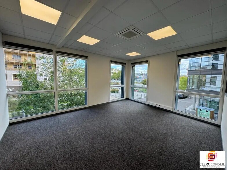 Bureau dans Rouen à louer - Photo de l’immeuble – Image 2 sur 16