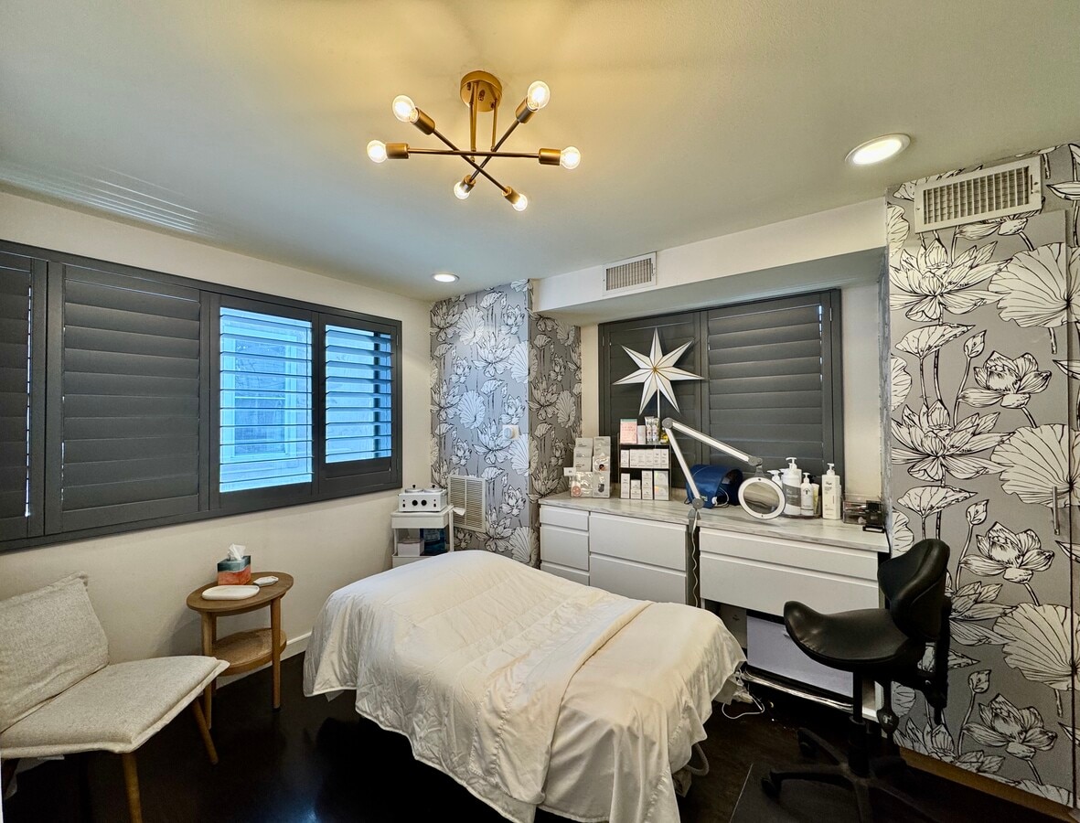 904 West Ave, Austin, TX 78701 - Lot 105 -  - Photo intérieure - Image 1 of 2