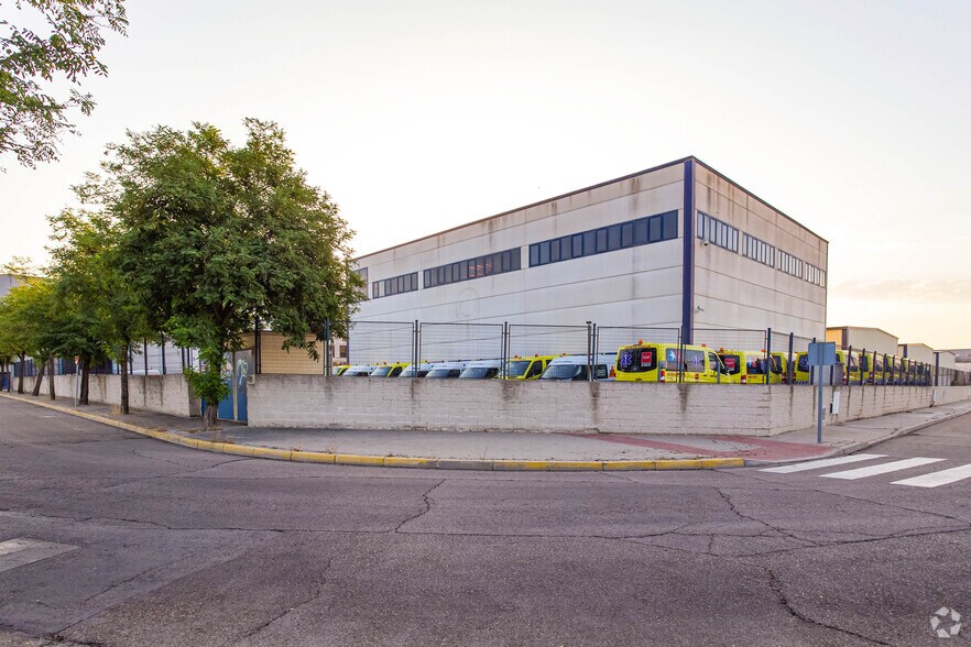 Calle Valencia De Don Juan, 25, Fuenlabrada, Madrid à louer - Photo de l’immeuble – Image 2 sur 4