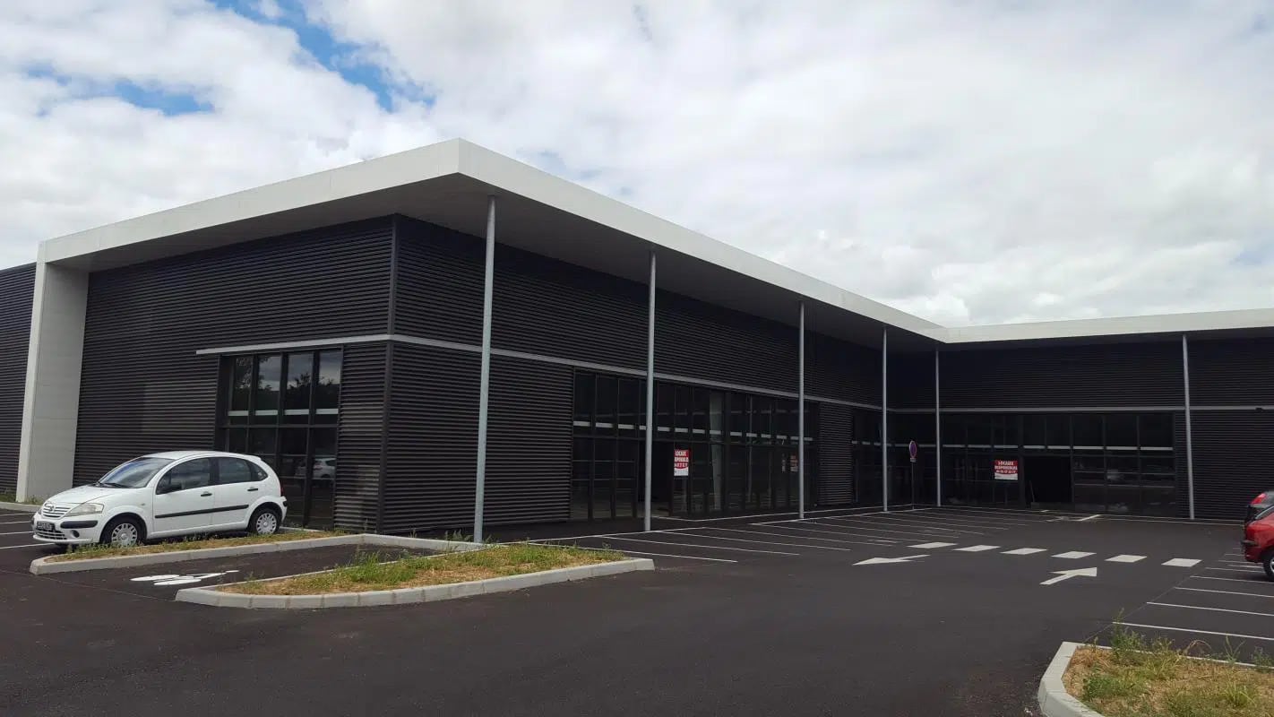 Local commercial dans Villeneuve-sur-Lot à louer Photo de l’immeuble– Image 1 sur 3