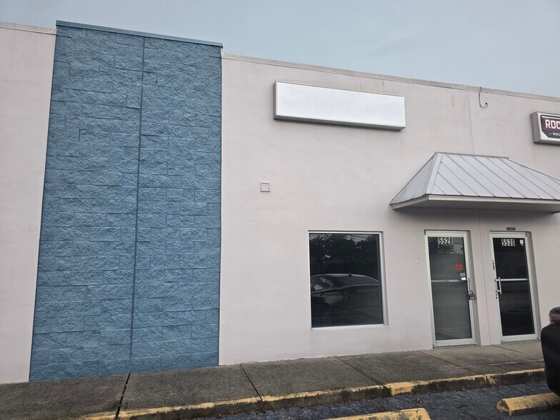 5500-5546 Haines Rd N, Saint Petersburg, FL à louer - Photo de l’immeuble – Image 1 sur 6