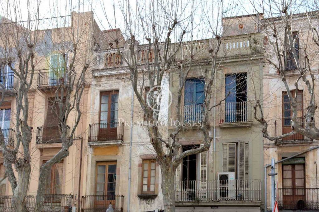 Immeuble residentiel dans Arenys de Munt, Barcelona à vendre Photo principale– Image 1 sur 25
