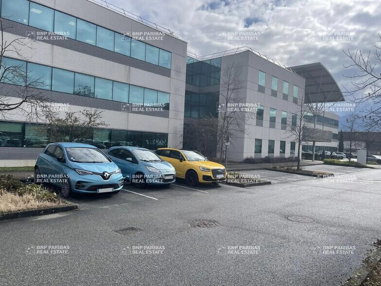 Bureau dans Montbonnot-Saint-Martin à louer - Photo de l’immeuble – Image 2 sur 2