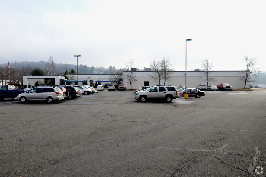 24 Industrial Park Rd W, Tolland, CT à louer - Photo de l’immeuble – Image 2 sur 5