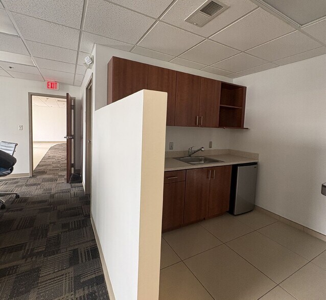 9120 W Broad St, Richmond, VA à louer - Photo intérieure – Image 2 sur 3