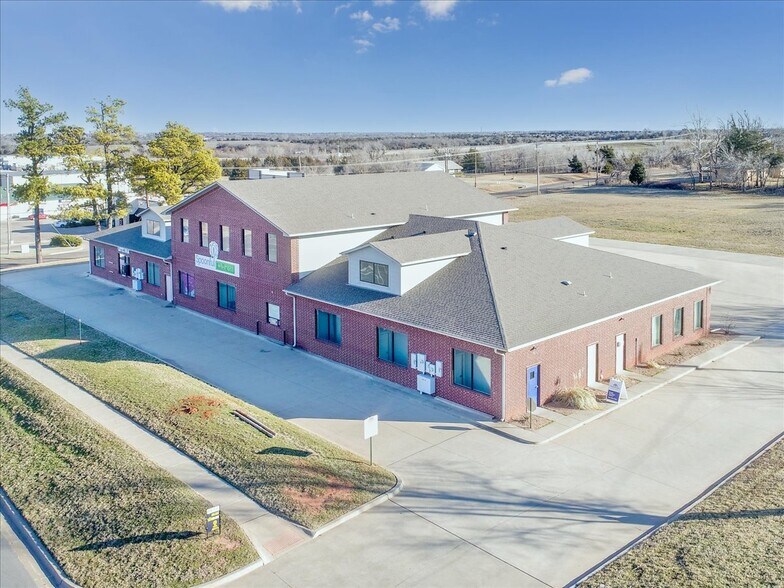 2230 S Division St, Guthrie, OK à louer - Photo de l’immeuble – Image 2 sur 27