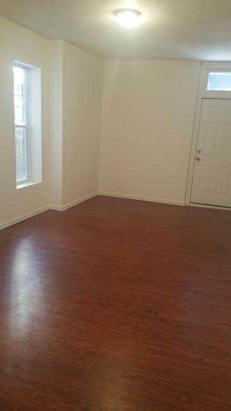 846 N Eutaw St, Baltimore, MD à louer - Photo de l’immeuble – Image 2 sur 2