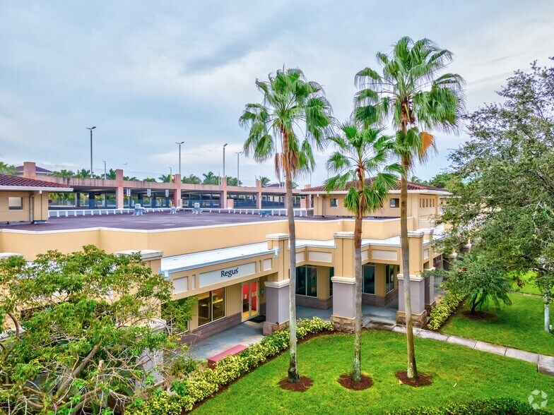 950 S Pine Island Rd, Plantation, FL à louer - Photo de l’immeuble – Image 2 sur 7