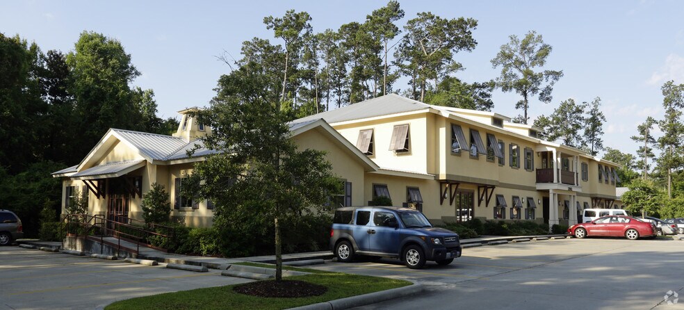 1261 W Causeway Approach, Mandeville, LA à louer - Photo de l’immeuble – Image 2 sur 6