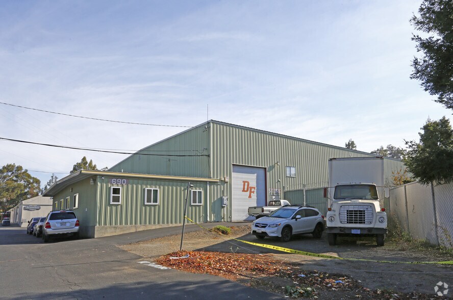 690 Quinn Ave, San Jose, CA à louer - Photo de l’immeuble – Image 3 sur 3
