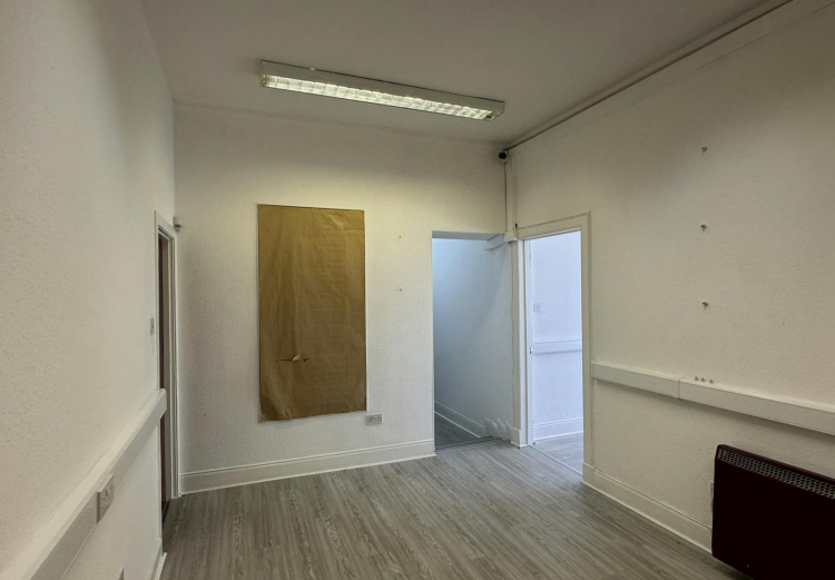 26-32 Muir St, Motherwell, NLK ML1 1BN - Lot 28 -  - Photo intérieure - Image 1 of 4