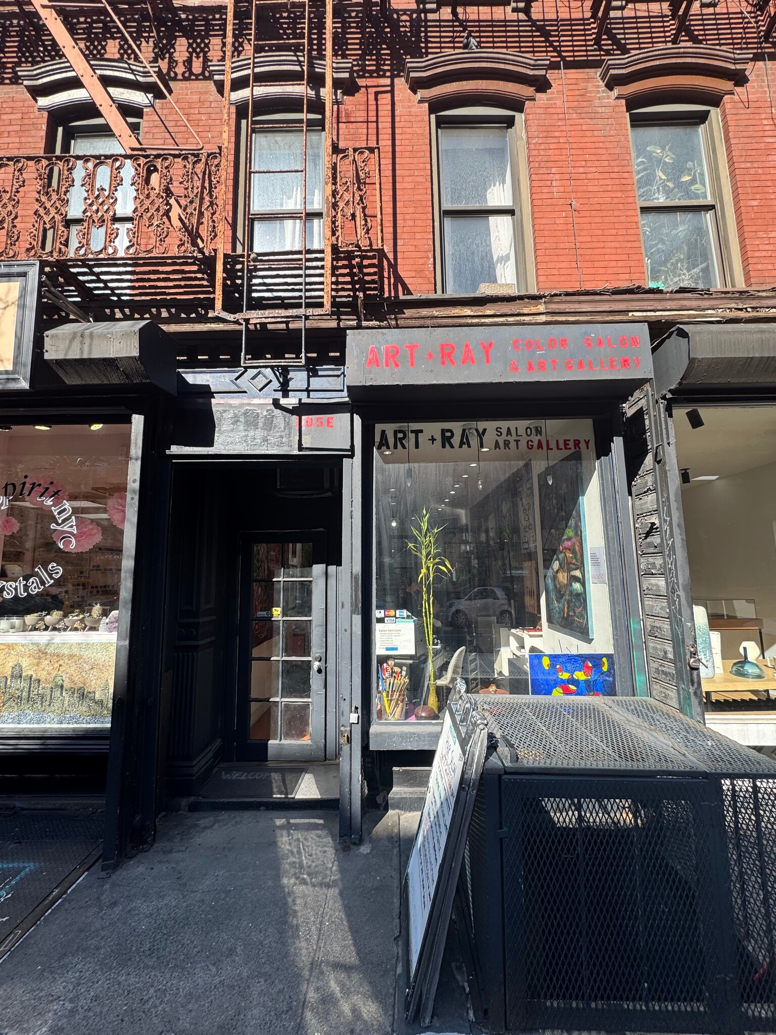 305-307 E 9th St, New York, NY à louer Photo de l’immeuble– Image 1 sur 6