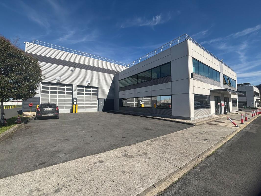 Industriel/Logistique dans Gennevilliers à louer Photo de l’immeuble– Image 1 sur 5