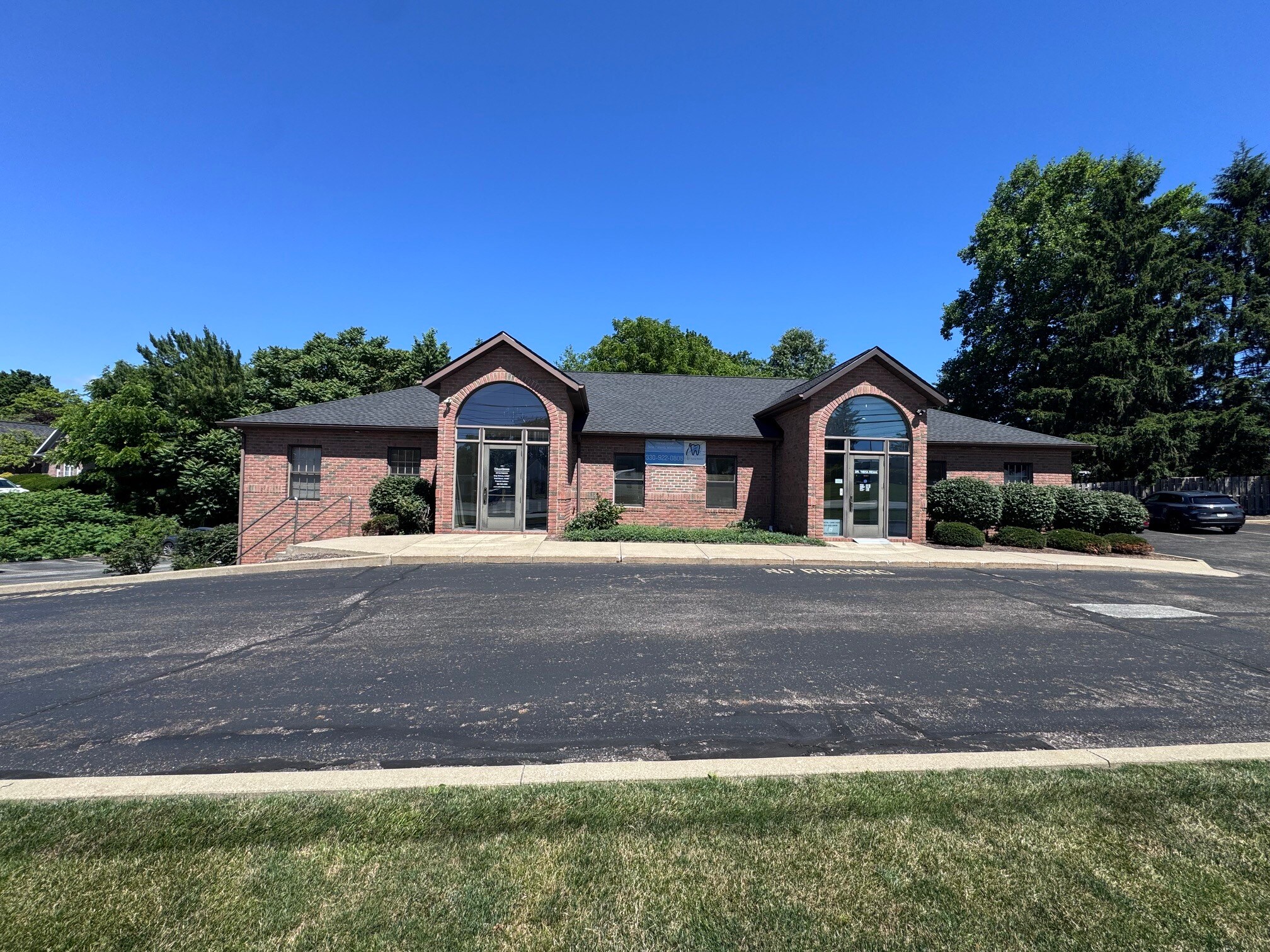 757 Graham Rd, Cuyahoga Falls, OH à louer Photo de l’immeuble– Image 1 sur 16