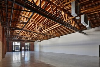 821-835 E 3rd St, Los Angeles, CA à louer Photo intérieure– Image 2 sur 4