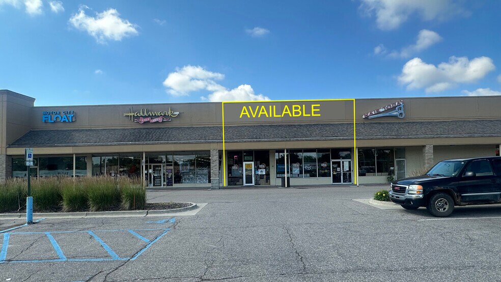 1077-1255 W 14 Mile Rd, Clawson, MI à louer - Photo de l’immeuble – Image 2 sur 8