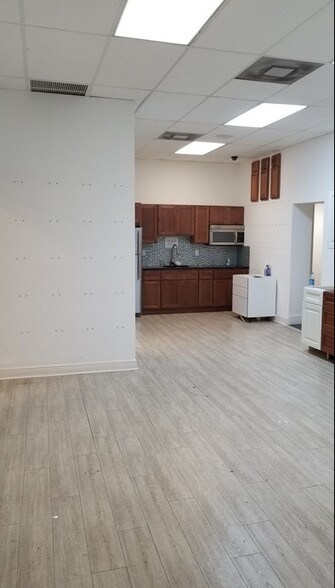 470 Ansin Blvd, Hallandale Beach, FL à louer - Autre – Image 3 sur 27