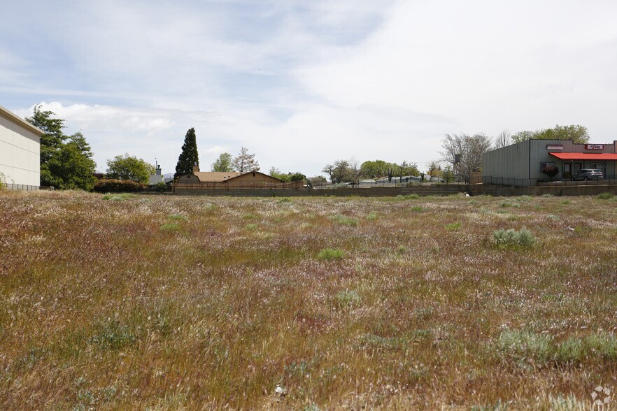 770 Tucker Rd, Tehachapi, CA à vendre - Photo de l’immeuble – Image 3 sur 43
