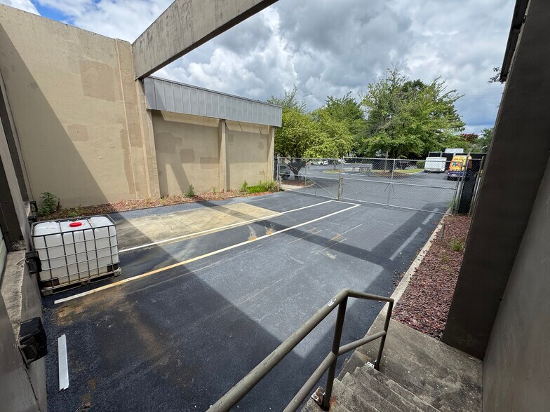 1876 Defoor Ave NW, Atlanta, GA à louer - Photo de l’immeuble – Image 3 sur 4