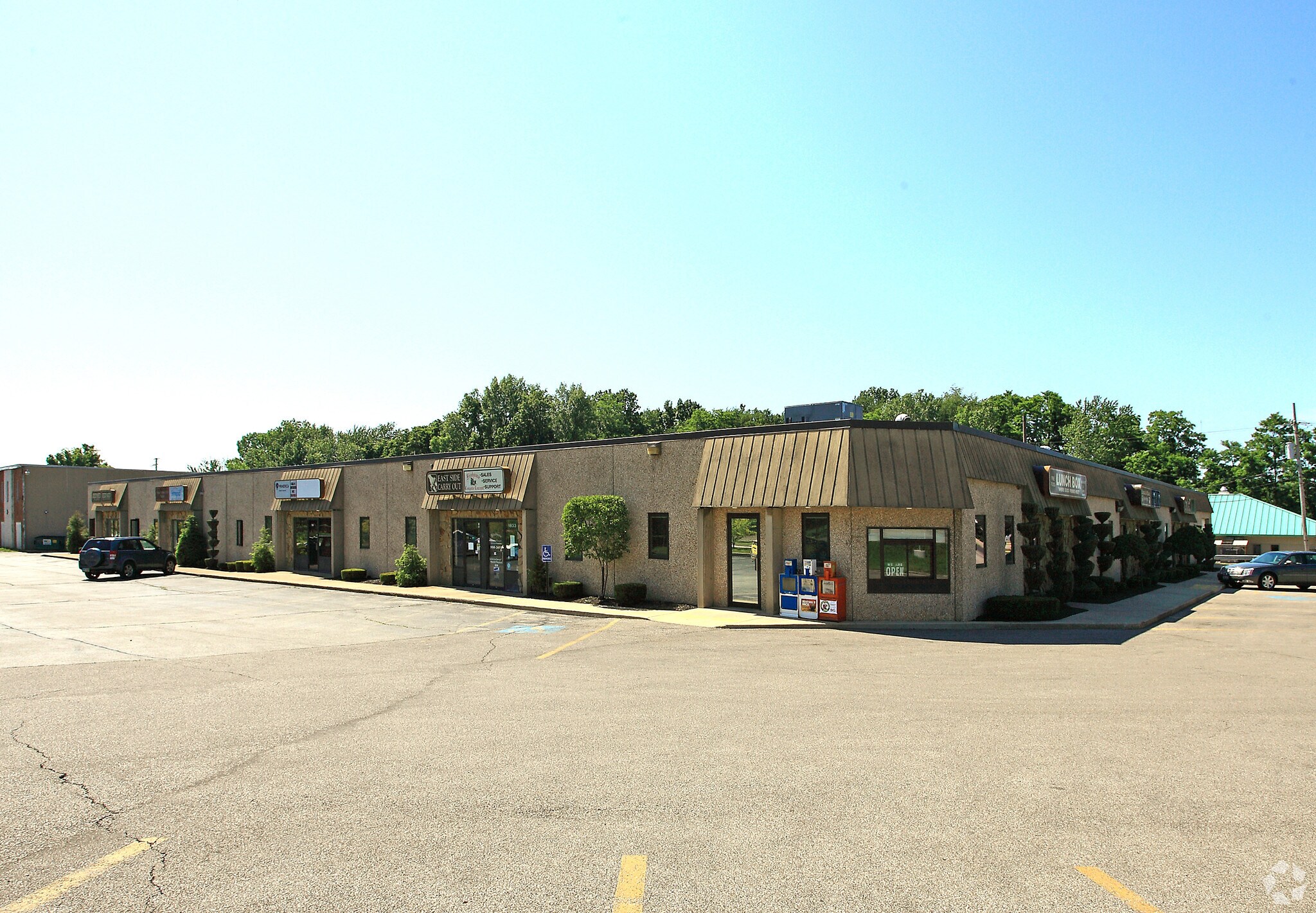 1833 E 51st St, Ashtabula, OH à louer Photo de l’immeuble– Image 1 sur 3