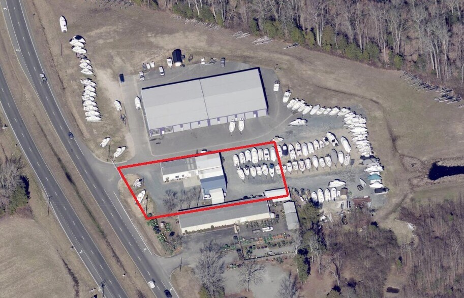 5195 George Washington Memoria Hwy, Gloucester, VA à louer - Photo de l’immeuble – Image 1 sur 6