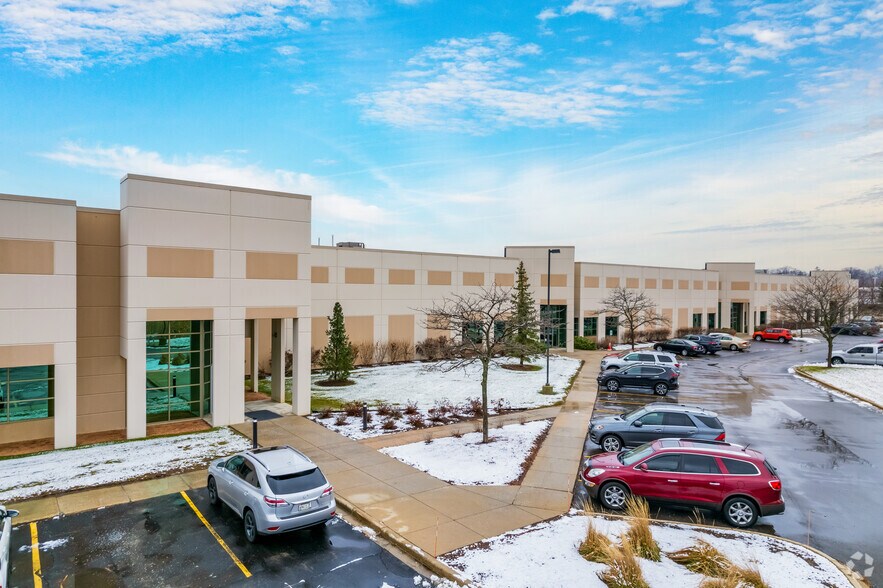 5665-5693 S Westridge Dr, New Berlin, WI à louer - Photo de l’immeuble – Image 3 sur 7