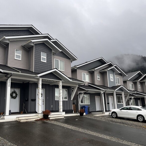 1030-1046 Eagle Dr, Prince Rupert, BC à vendre - Photo de l’immeuble – Image 1 sur 3