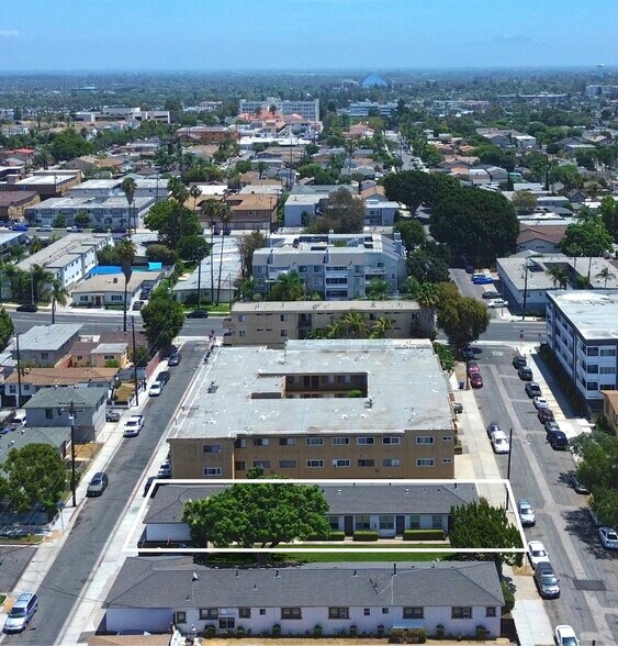 3301 E Wilton St, Long Beach, CA à vendre - Photo de l’immeuble – Image 3 sur 10