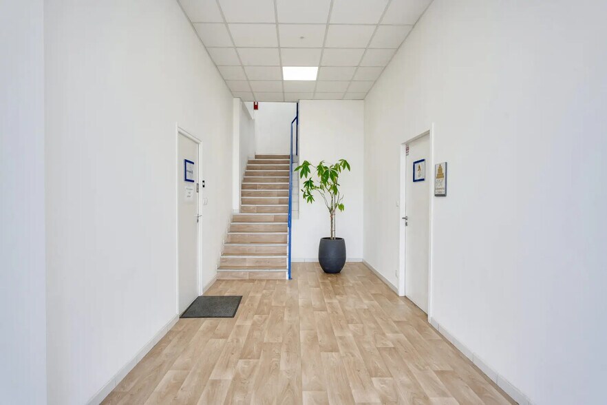 5 Chemin Du Favier, Saint-Genis-Laval à louer - Hall d’entrée – Image 3 sur 6