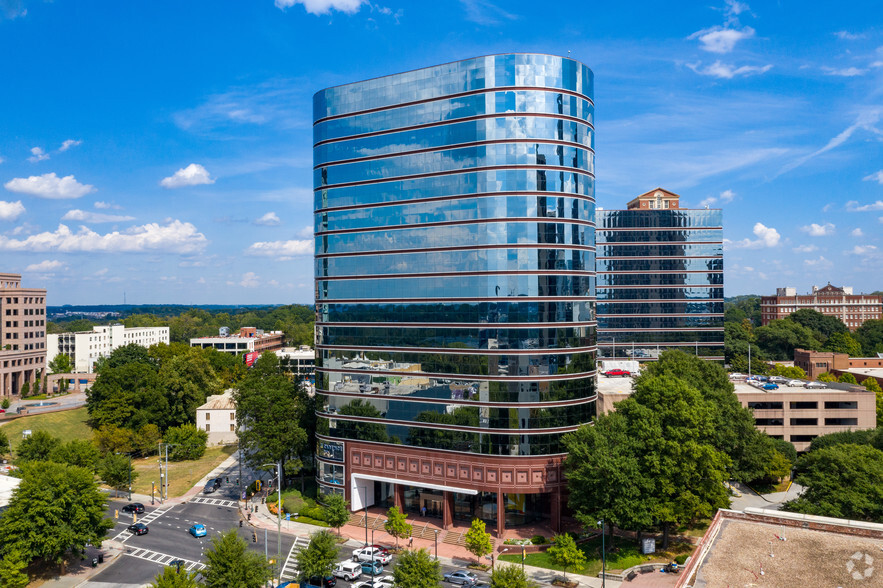 1360 Peachtree St NE, Atlanta, GA à louer - Photo de l’immeuble – Image 1 sur 10